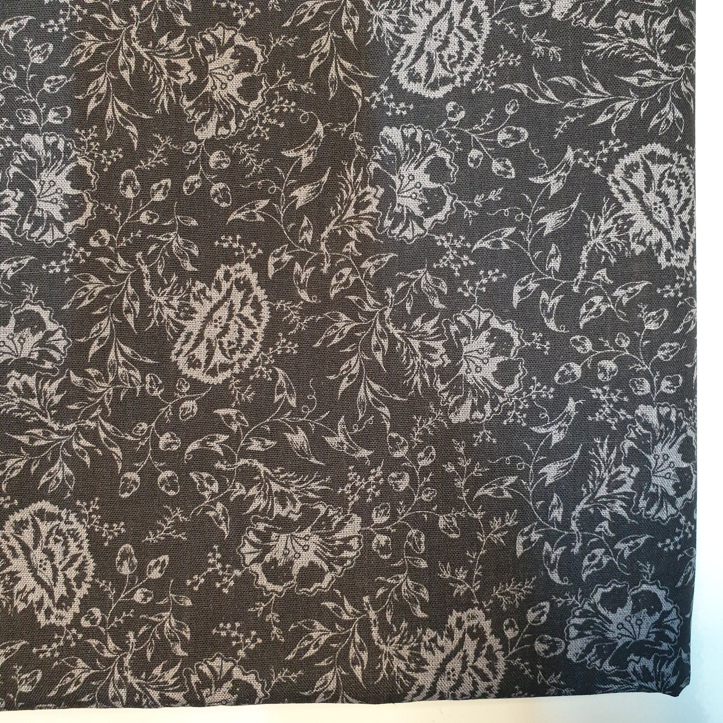 Printed Polycotton Fabric – 44" Wide – Floral, Animal, Nautical, Stars, Stripes, Fruit & Seasonal Craft Material by the Metre