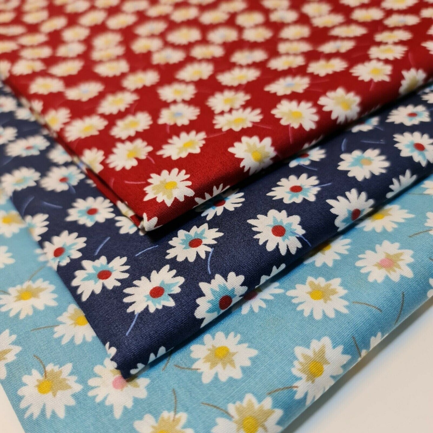 Red 100% Cotton Poplin Daisy Flower Fabric Dress Craft Quilting Costume Material 58" By The Meter