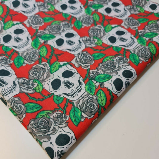 Skulls & Roses Polycotton Fabric – 44" Wide Soft Spooky Craft & Dress Material by the Metre