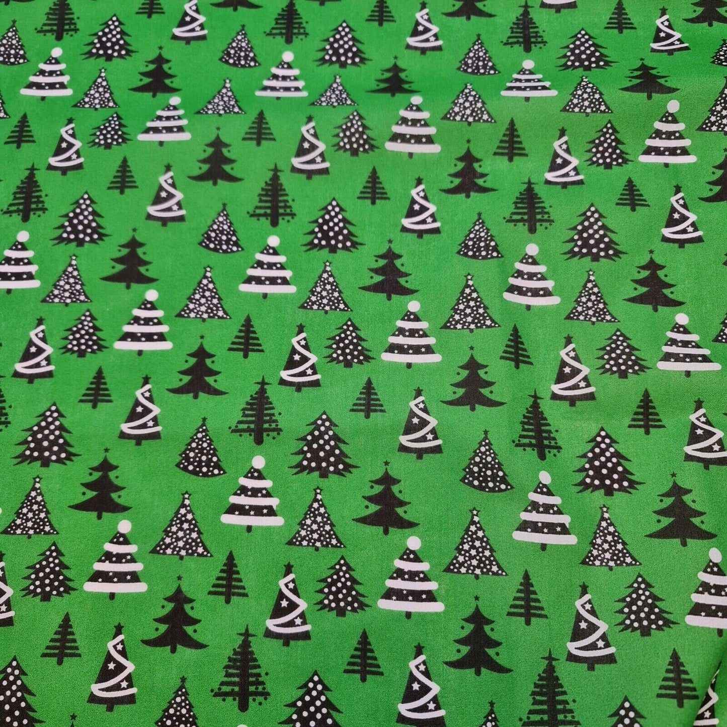 Christmas Festive Polycotton Print Fabric – 44" Wide Craft & Dressmaking Material by the Metre