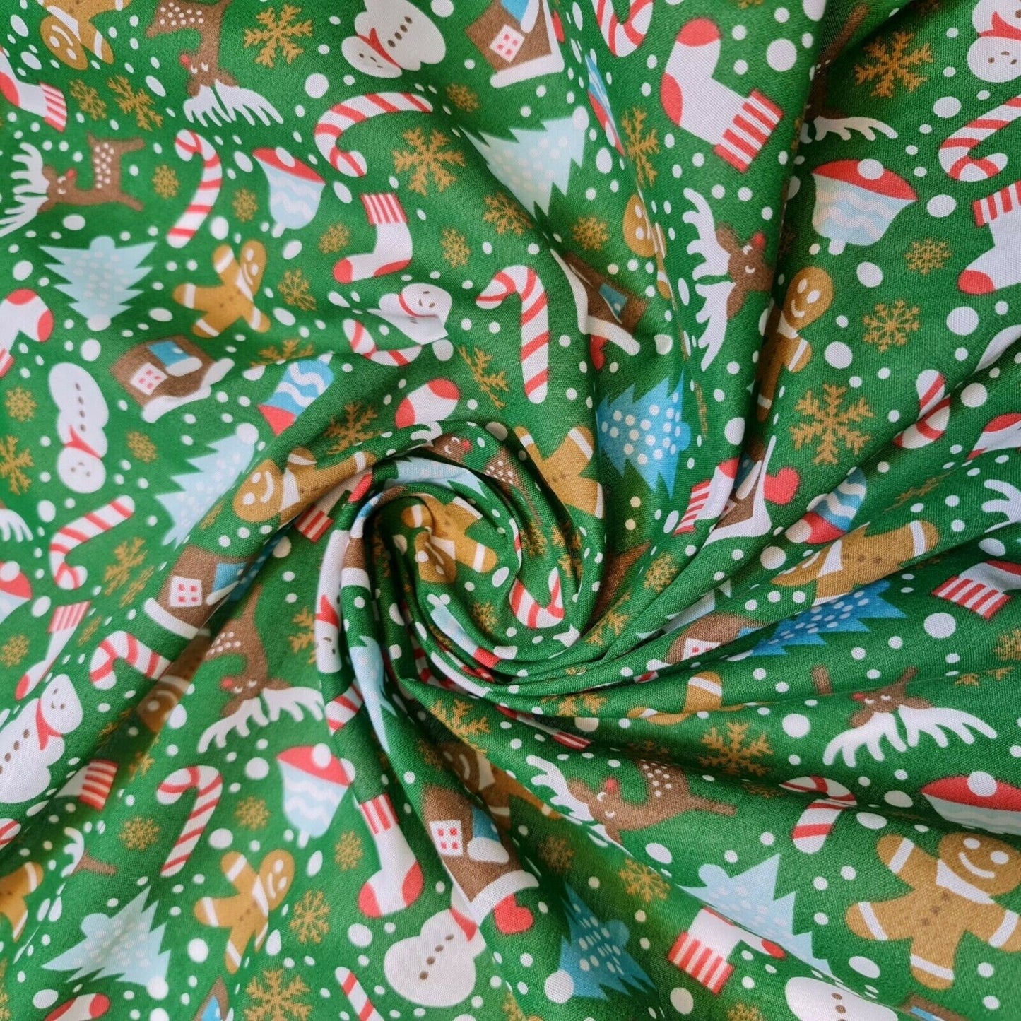 Christmas Festive Polycotton Print Fabric – 44" Wide Craft & Dressmaking Material by the Metre