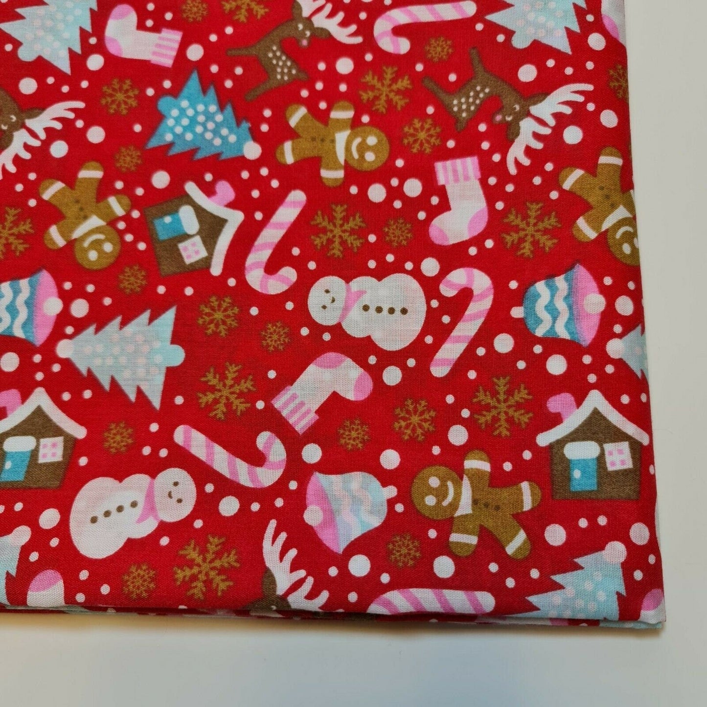 Christmas Festive Polycotton Print Fabric – 44" Wide Craft & Dressmaking Material by the Metre