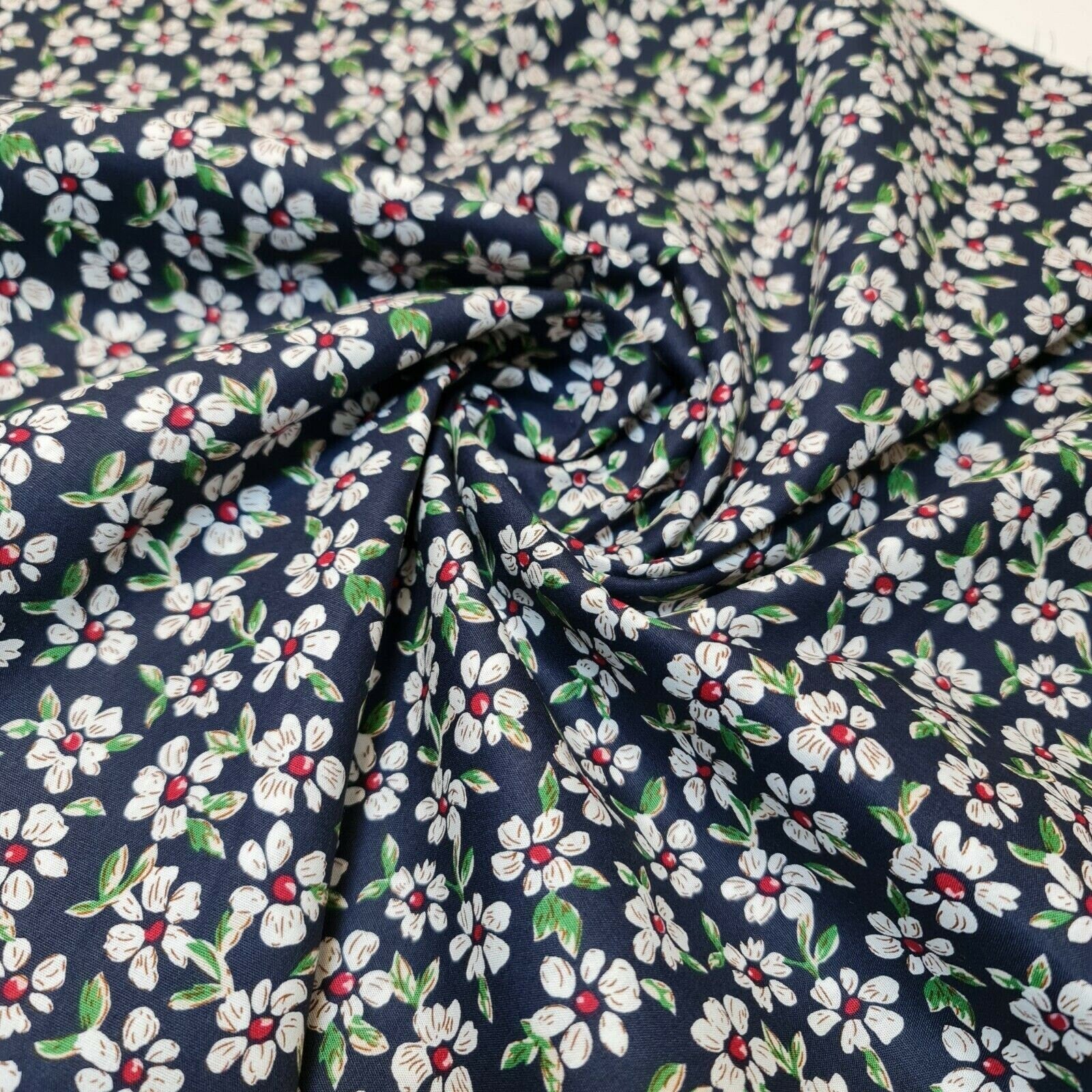 100% Cotton Poplin Floral Daisy Spring Bloom Print Fabric – 58