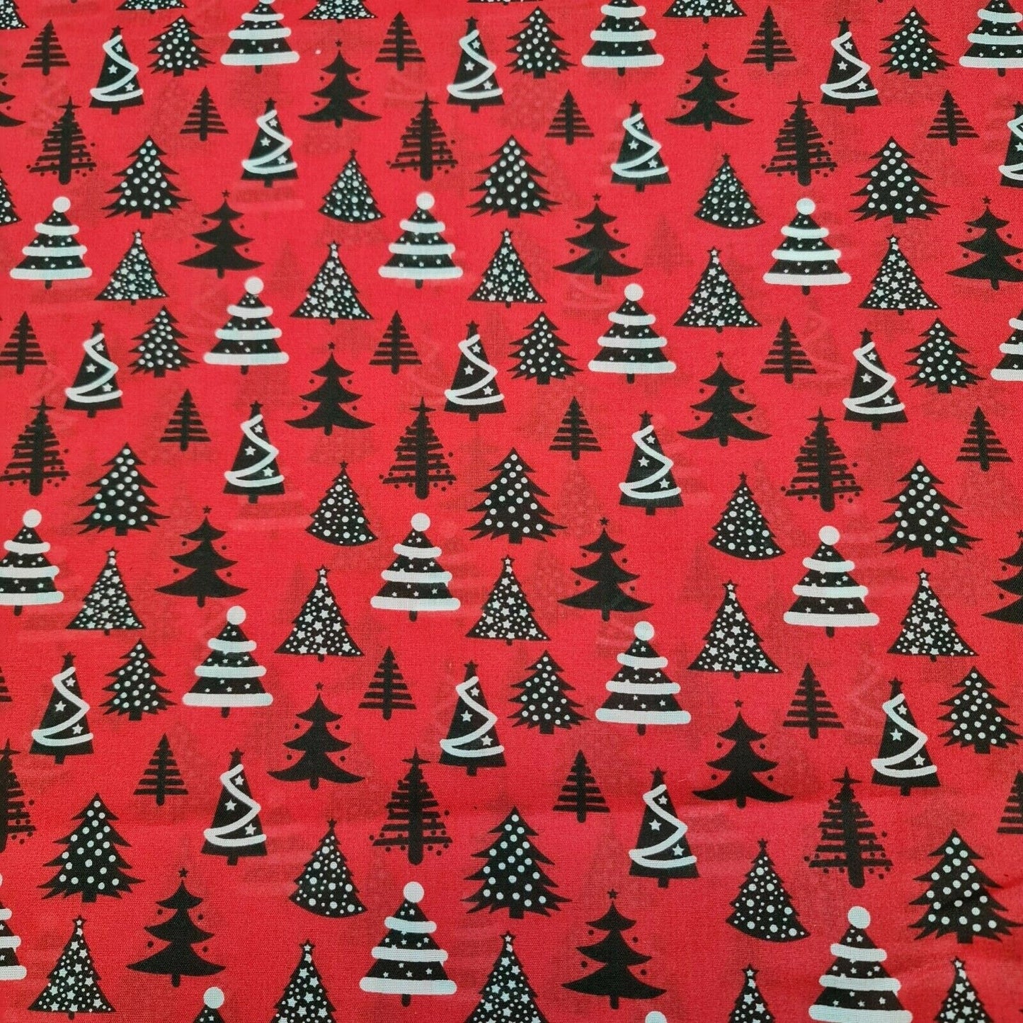 Christmas Festive Polycotton Print Fabric – 44" Wide Craft & Dressmaking Material by the Metre