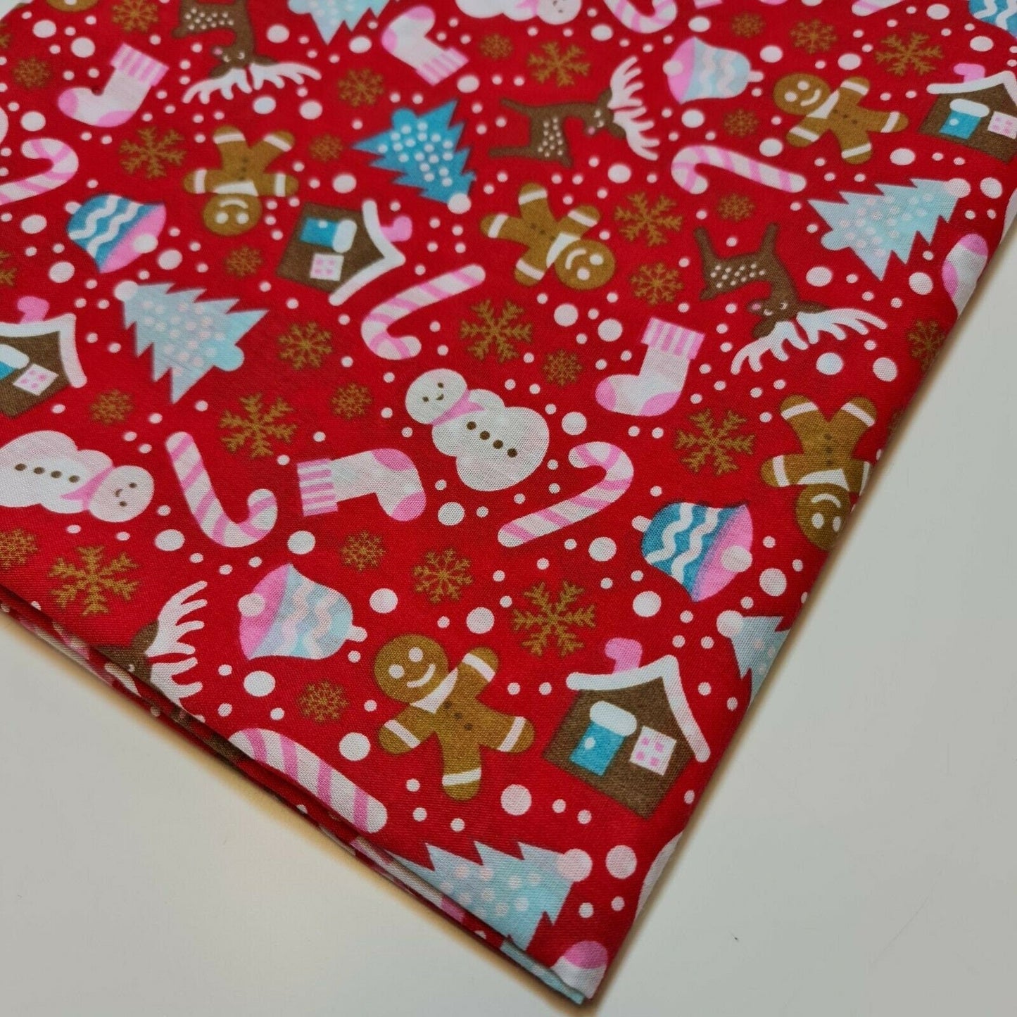 Christmas Festive Polycotton Print Fabric – 44" Wide Craft & Dressmaking Material by the Metre