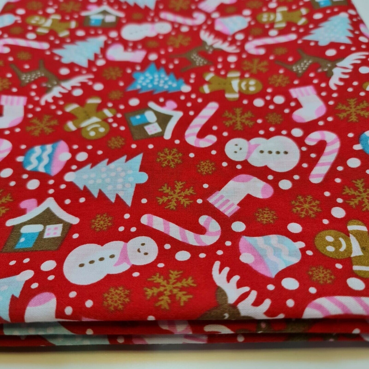 Christmas Festive Polycotton Print Fabric – 44" Wide Craft & Dressmaking Material by the Metre