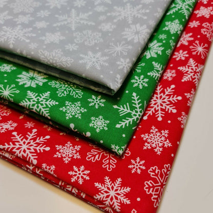 Christmas Festive Polycotton Print Fabric – 44" Wide Craft & Dressmaking Material by the Metre