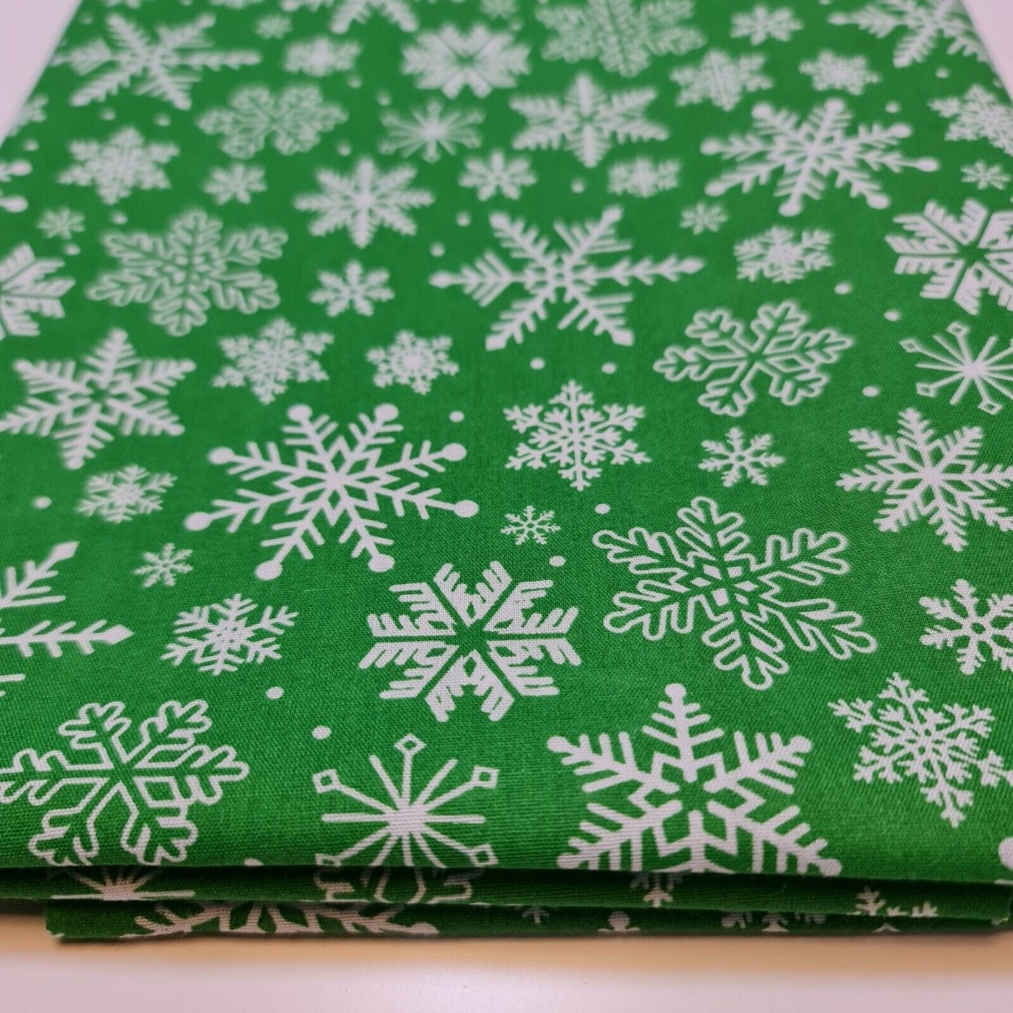 Christmas Festive Polycotton Print Fabric – 44" Wide Craft & Dressmaking Material by the Metre