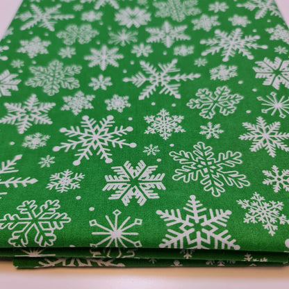 Christmas Festive Polycotton Print Fabric – 44" Wide Craft & Dressmaking Material by the Metre