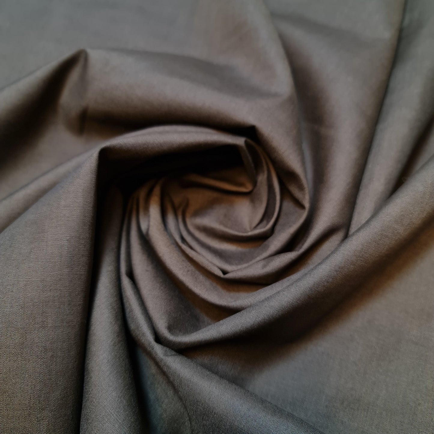 Plain Polycotton Fabric – 44" Wide Premium Dyed Material for Dressmaking, Crafts & Quilting