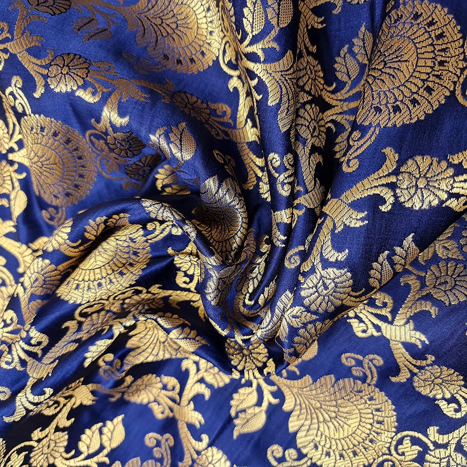 Regal Floral Pattern Indian Banarasi Brocade Fabric – 44