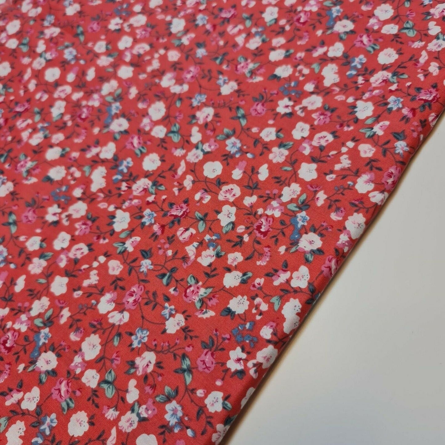 100% Cotton Poplin Ditsy Floral Fabric – 58" Wide Soft Dressmaking, Quilting & Craft Material by the Metre