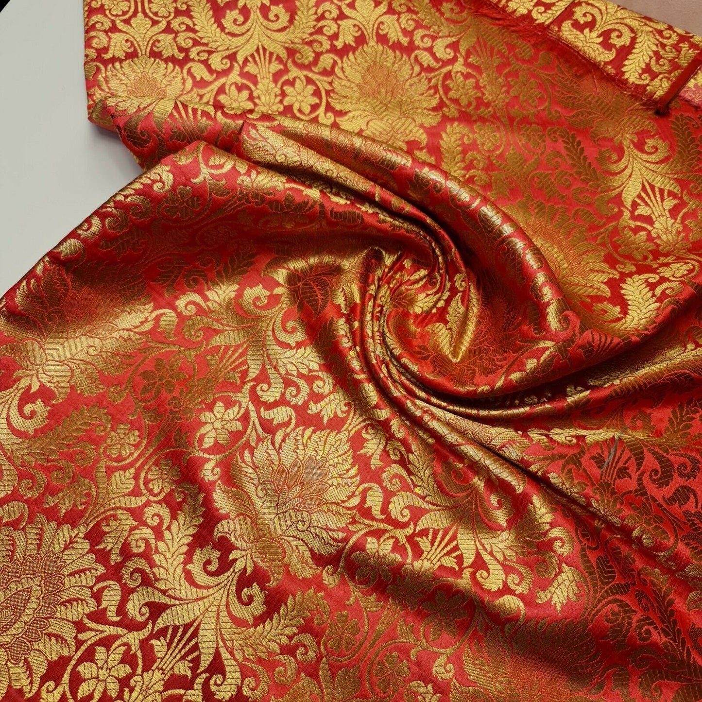 Floral Gold Leaf Damask Banarasi Brocade Fabric – Ornamental Metallic Indian Jacquard 44" Wide