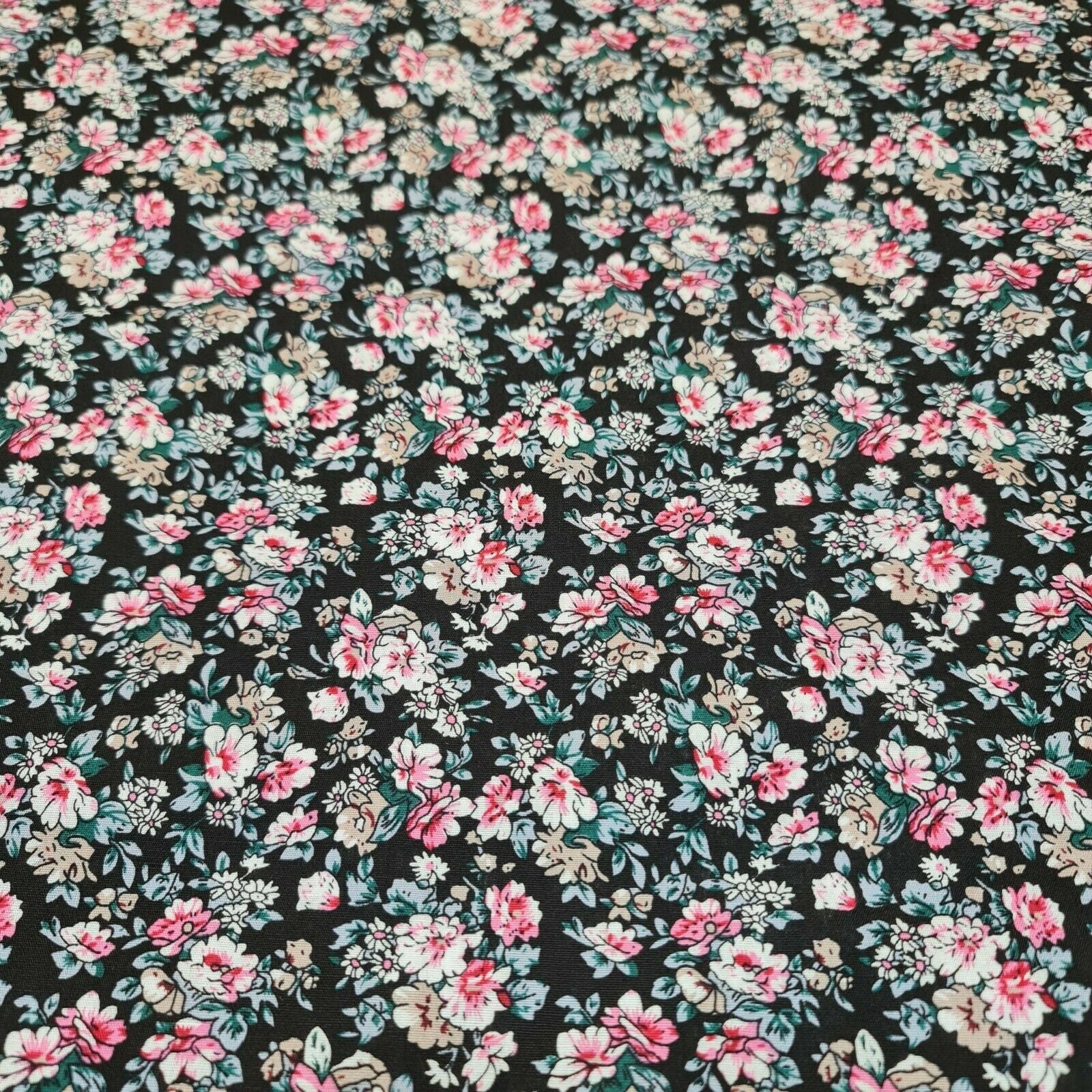 Wild Floral 100% Cotton Poplin Daisy Flower Print Fabric Dress Craft Soft Fabric 58