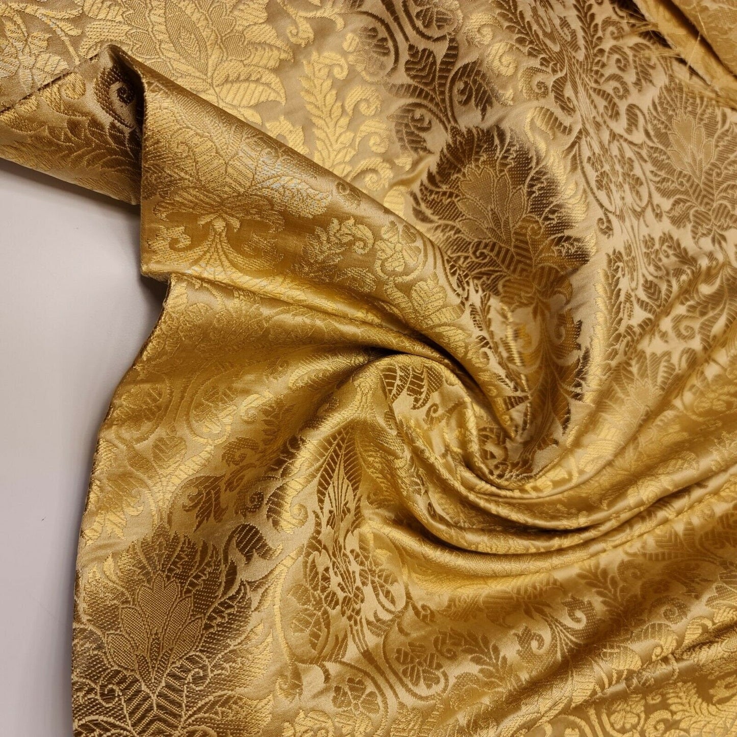 Floral Gold Leaf Damask Banarasi Brocade Fabric – Ornamental Metallic Indian Jacquard 44" Wide