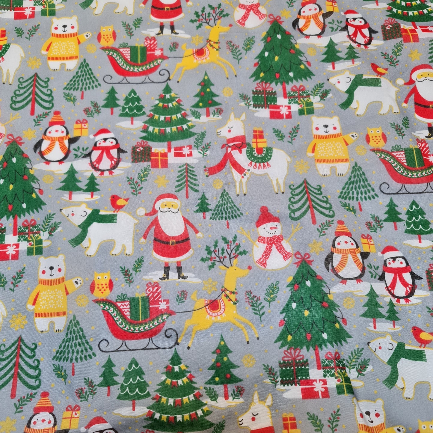 Christmas Festive Polycotton Print Fabric – 44" Wide Craft & Dressmaking Material by the Metre