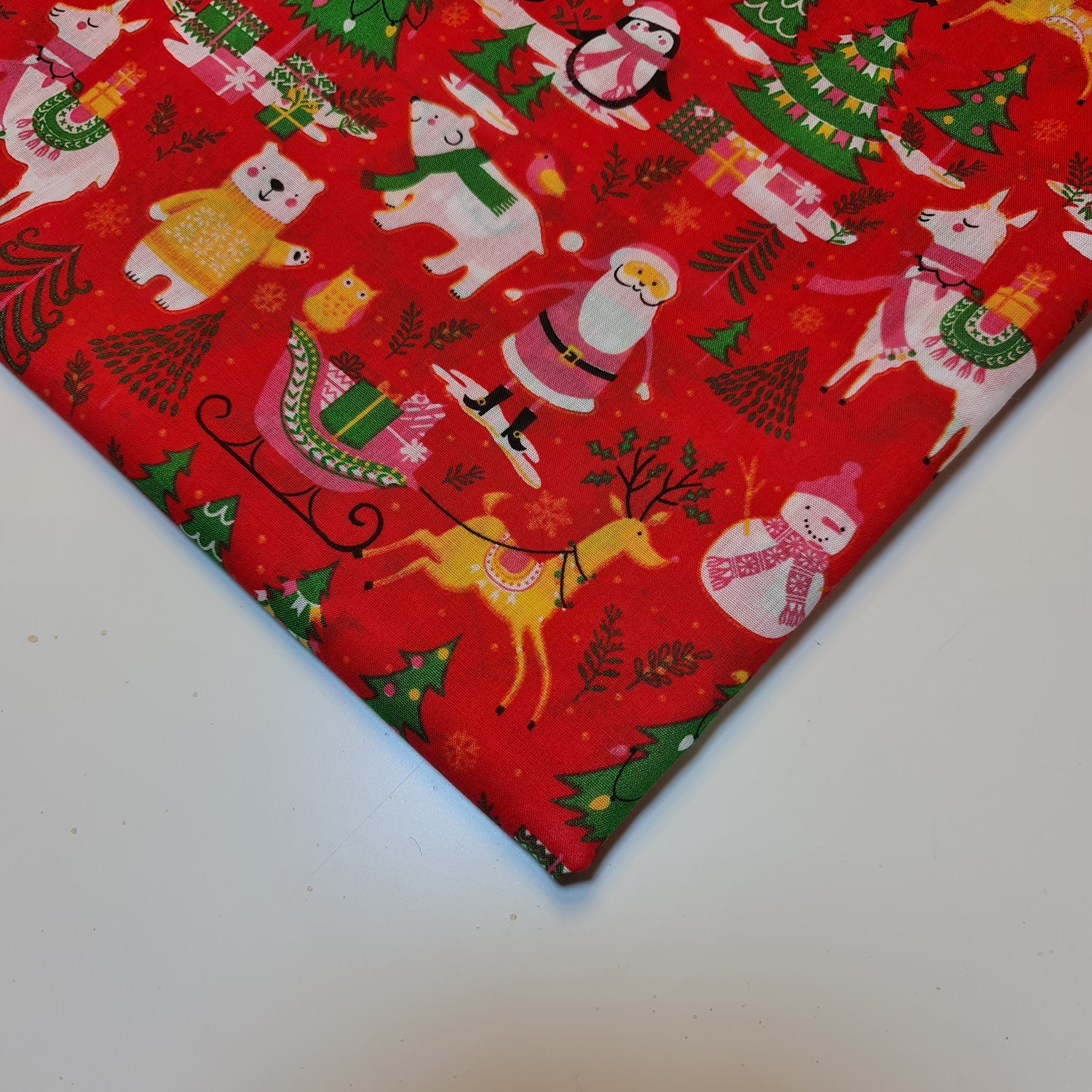Christmas Festive Polycotton Print Fabric – 44
