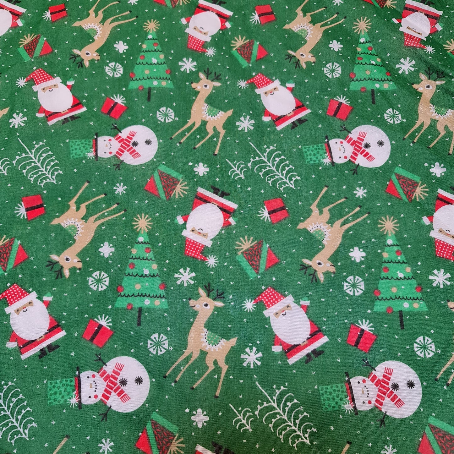 Christmas Festive Polycotton Print Fabric – 44" Wide Craft & Dressmaking Material by the Metre