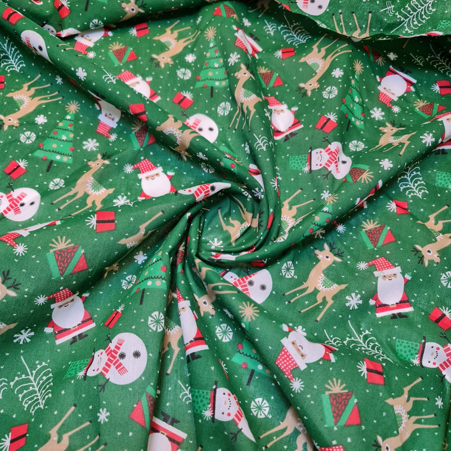 Christmas Festive Polycotton Print Fabric – 44" Wide Craft & Dressmaking Material by the Metre