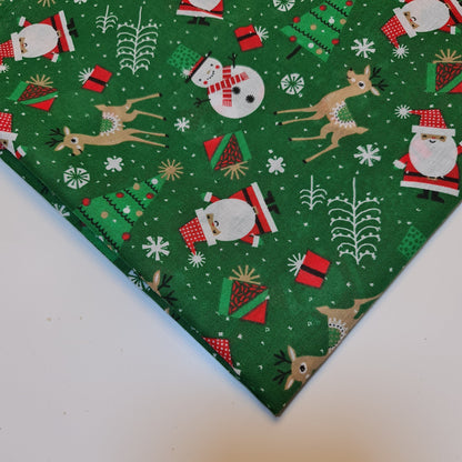 Christmas Festive Polycotton Print Fabric – 44" Wide Craft & Dressmaking Material by the Metre