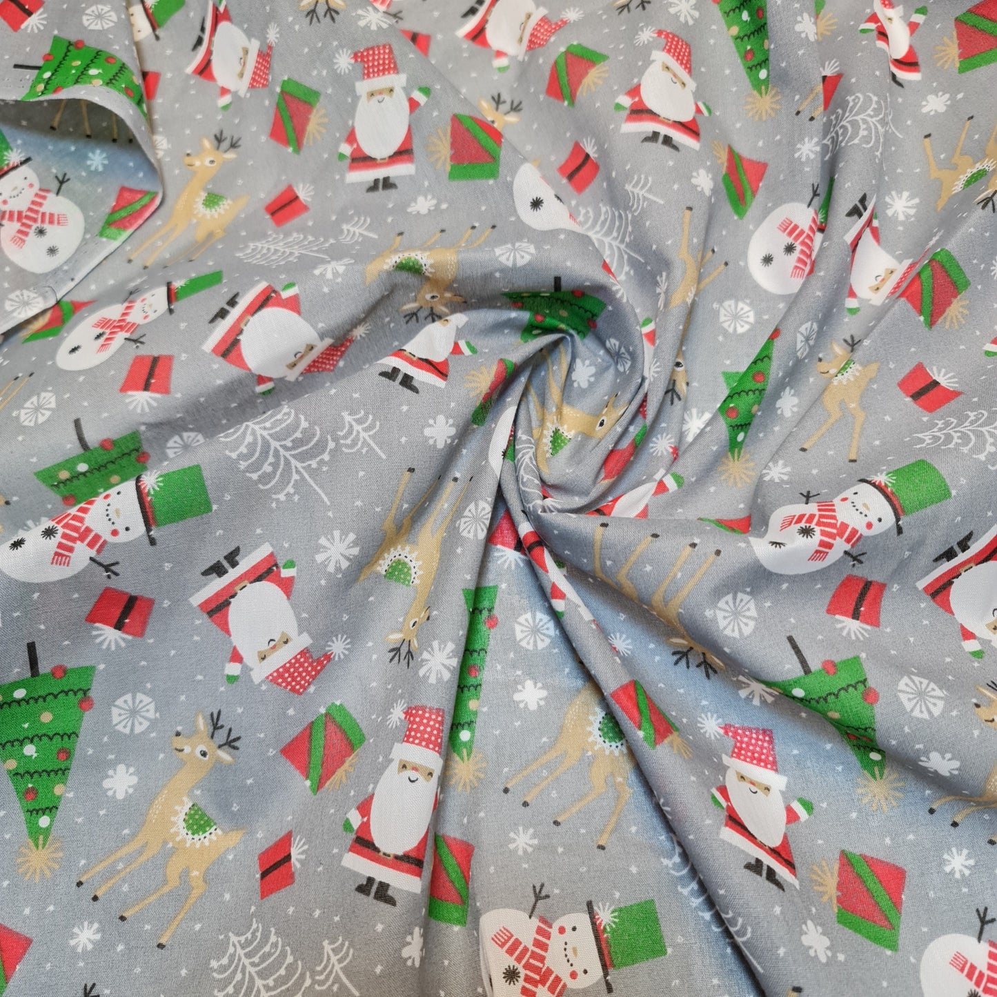 Christmas Festive Polycotton Print Fabric – 44" Wide Craft & Dressmaking Material by the Metre