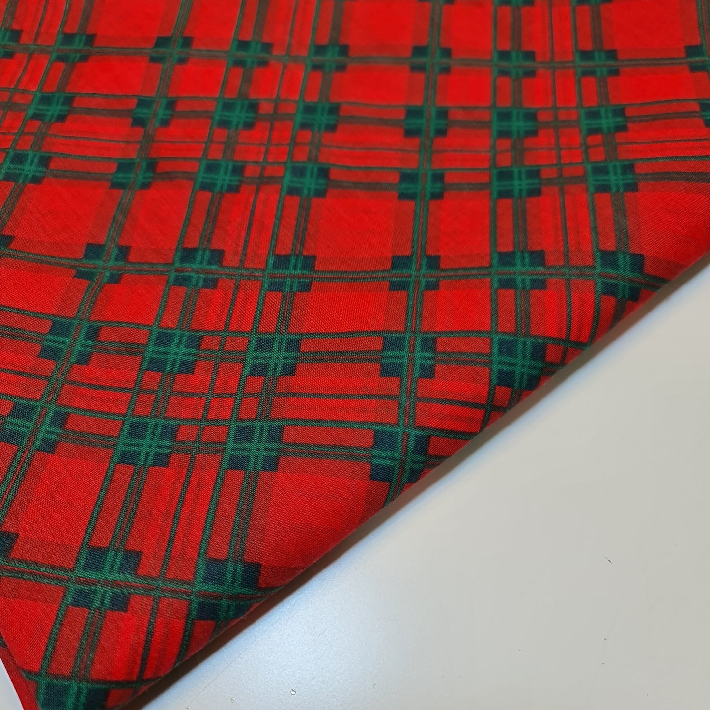 Christmas Festive Polycotton Print Fabric – 44" Wide Craft & Dressmaking Material by the Metre