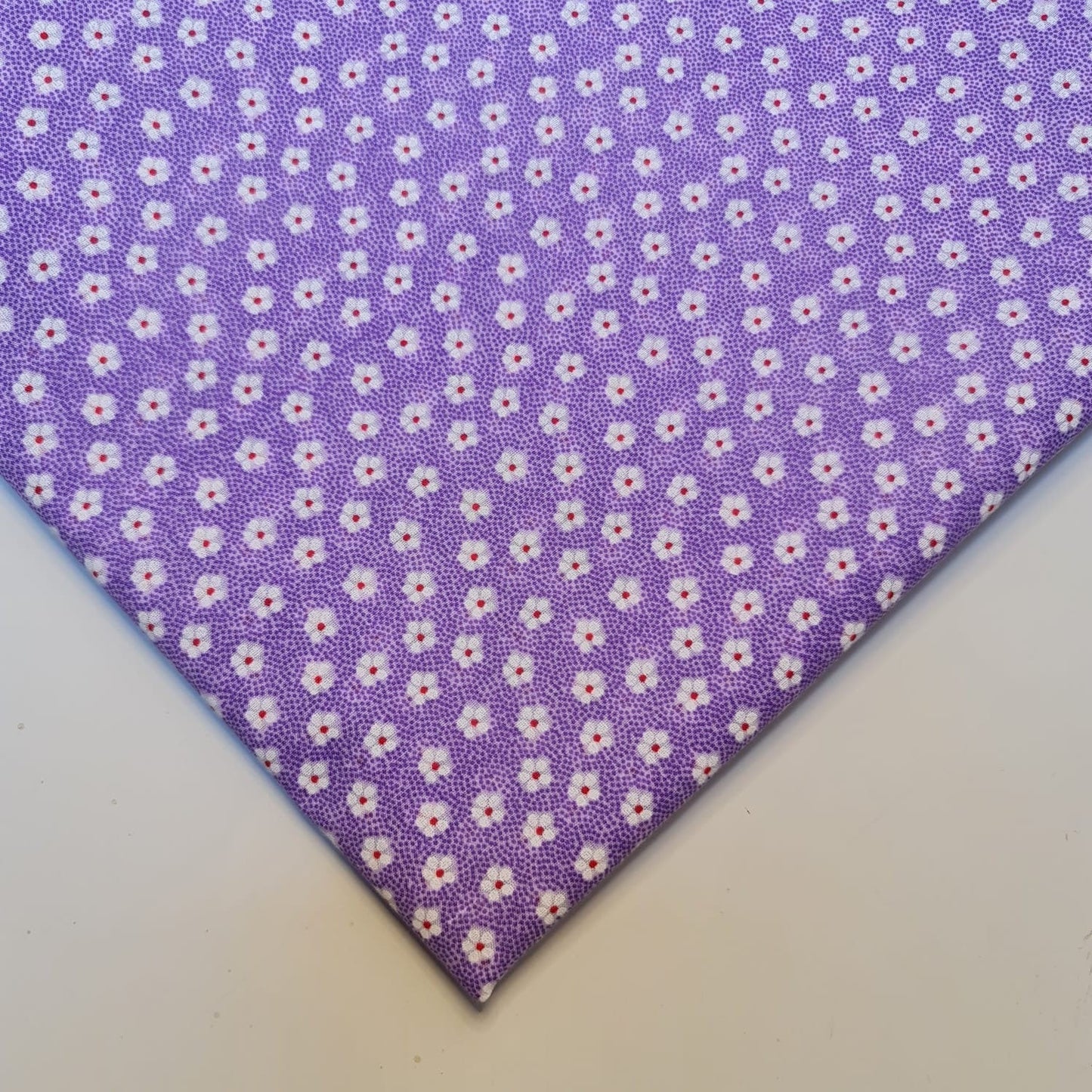 Printed Polycotton Fabric – 44" Wide – Floral, Animal, Nautical, Stars, Stripes, Fruit & Seasonal Craft Material by the Metre