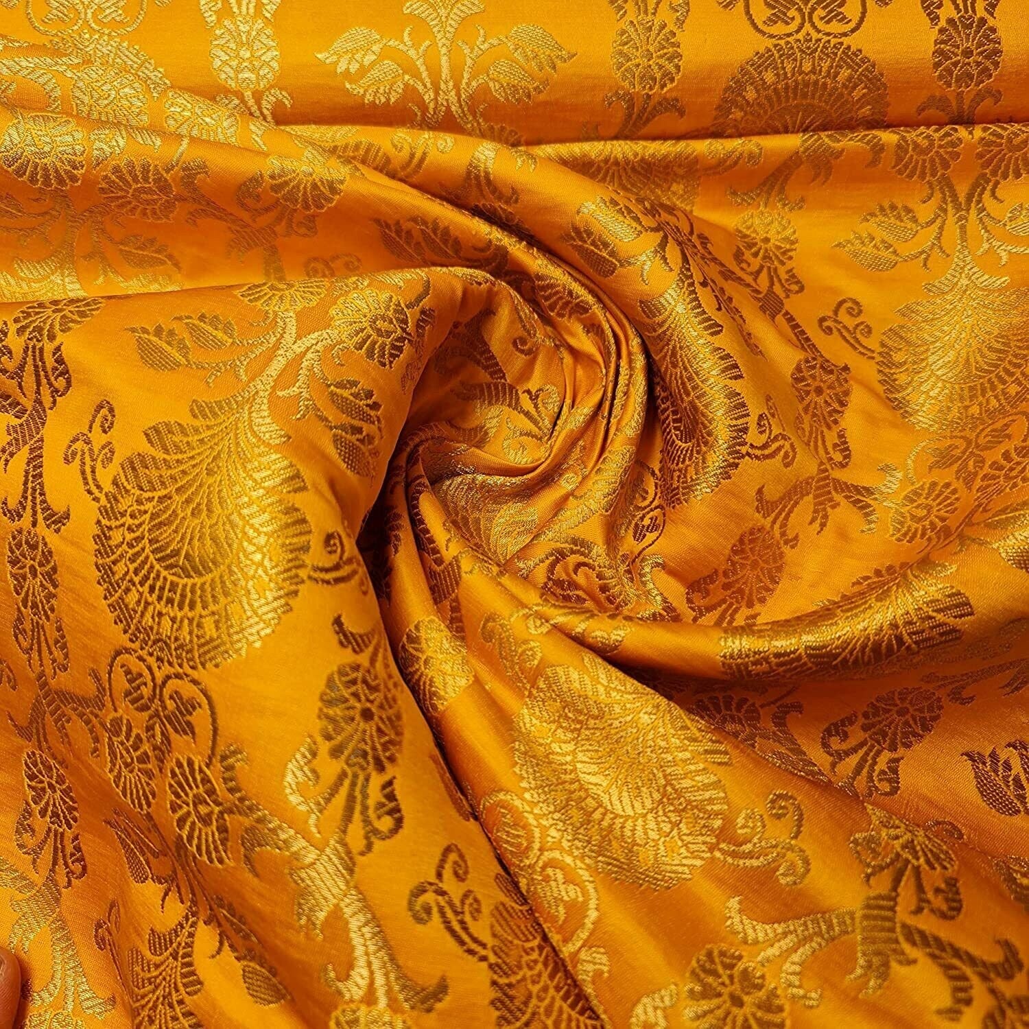 Regal Floral Pattern Indian Banarasi Brocade Fabric – 44
