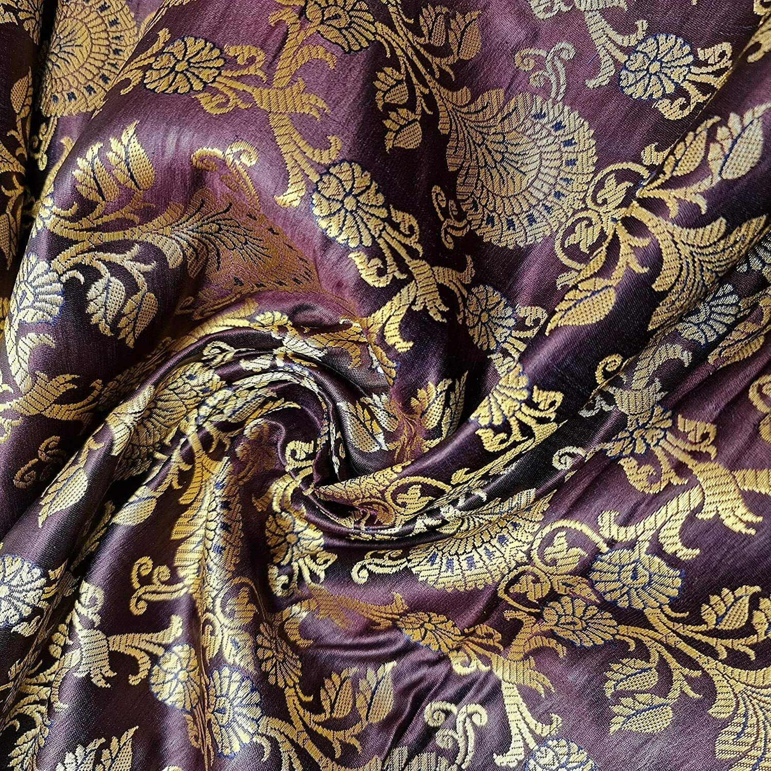 Regal Floral Pattern Indian Banarasi Brocade Fabric – 44