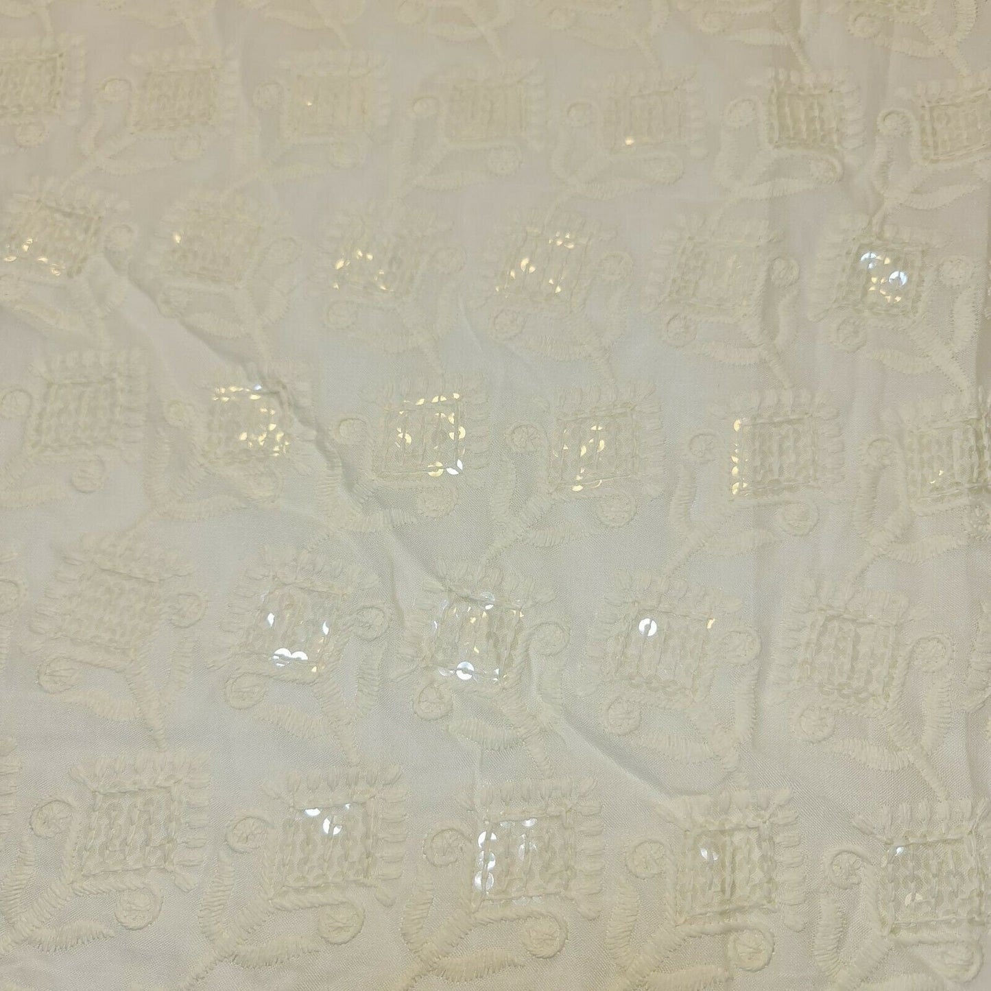 Broderie Anglaise Soft Flower Embroidery 100% Cotton Dress Craft Fabric 44" (Cream- 6)