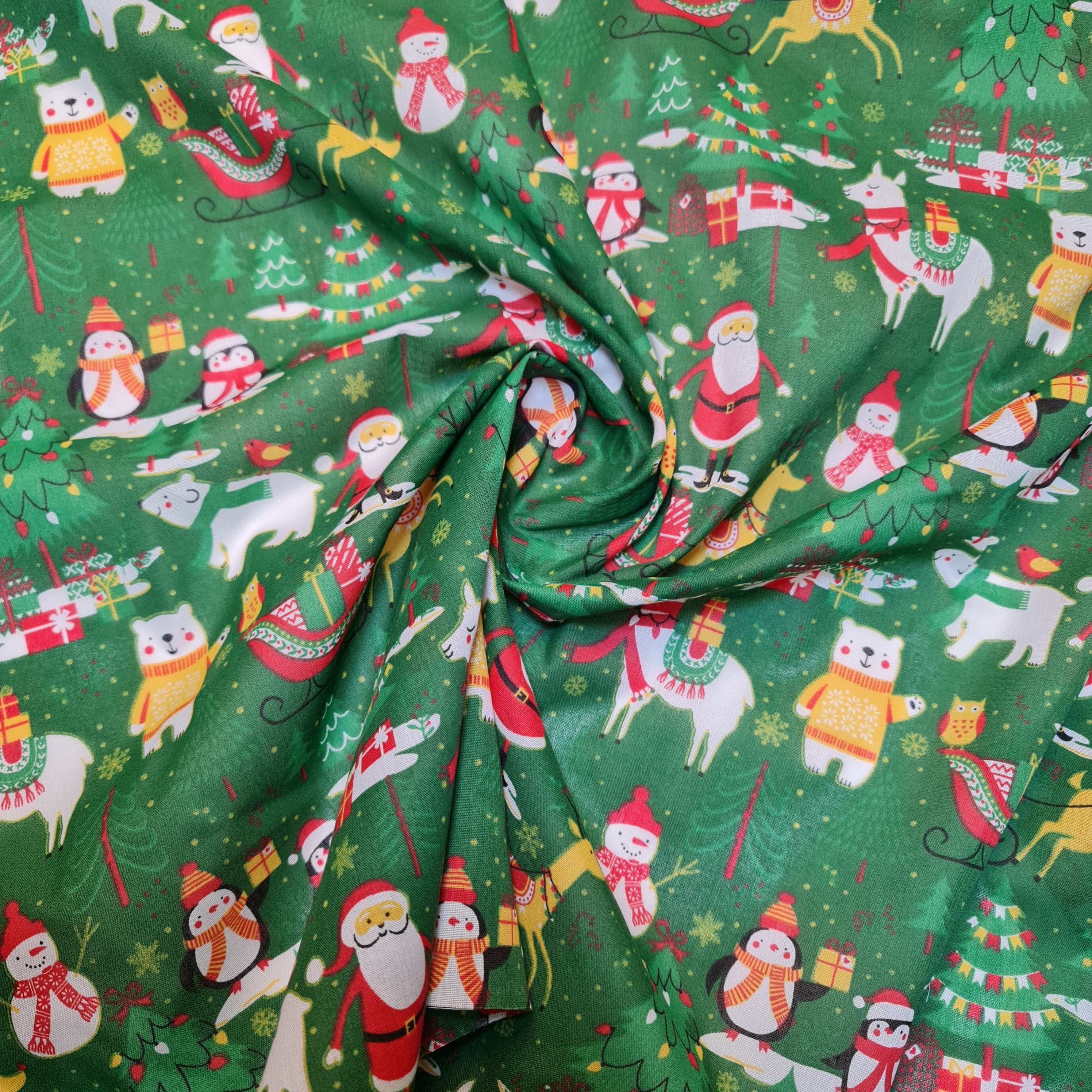 Christmas Festive Polycotton Print Fabric – 44