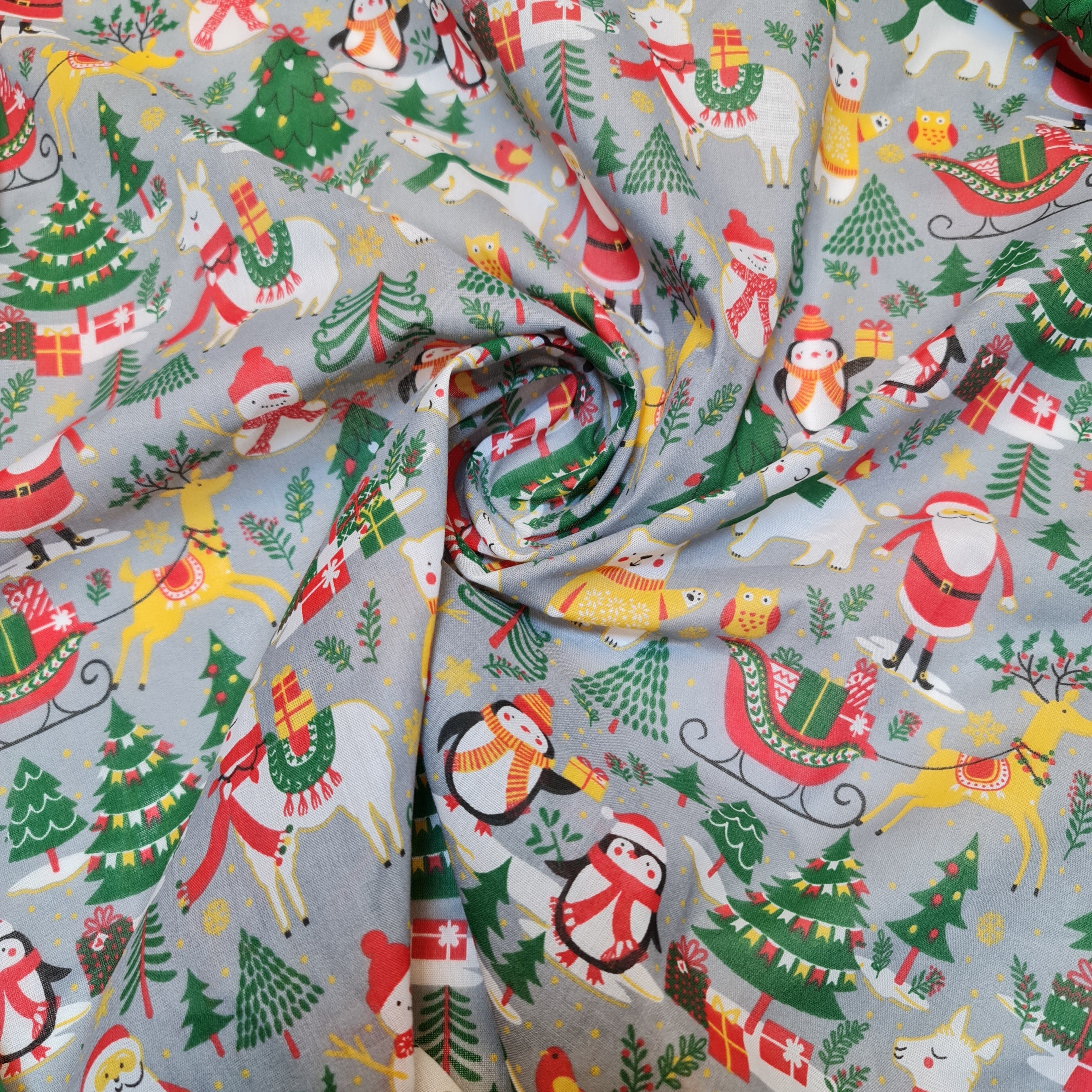 Christmas Festive Polycotton Print Fabric – 44