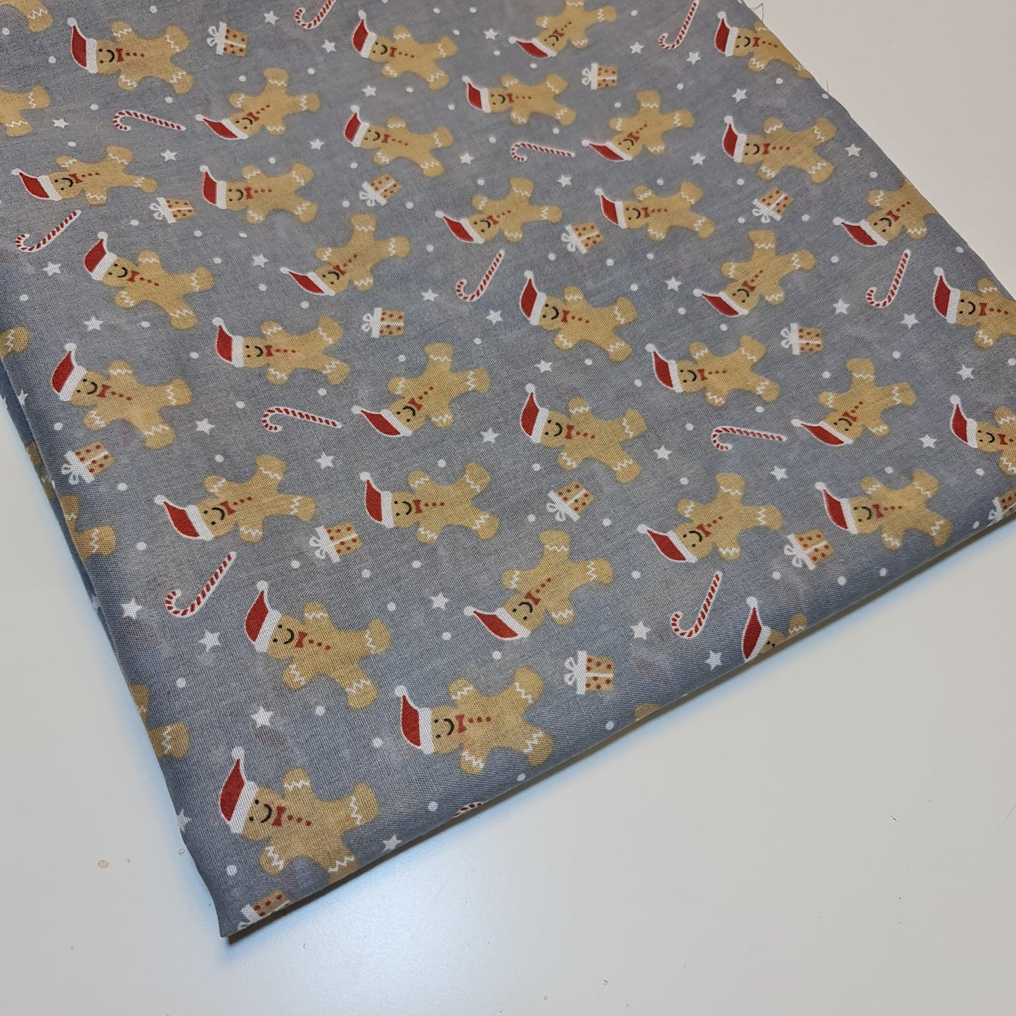 Christmas Festive Polycotton Print Fabric – 44" Wide Craft & Dressmaking Material by the Metre