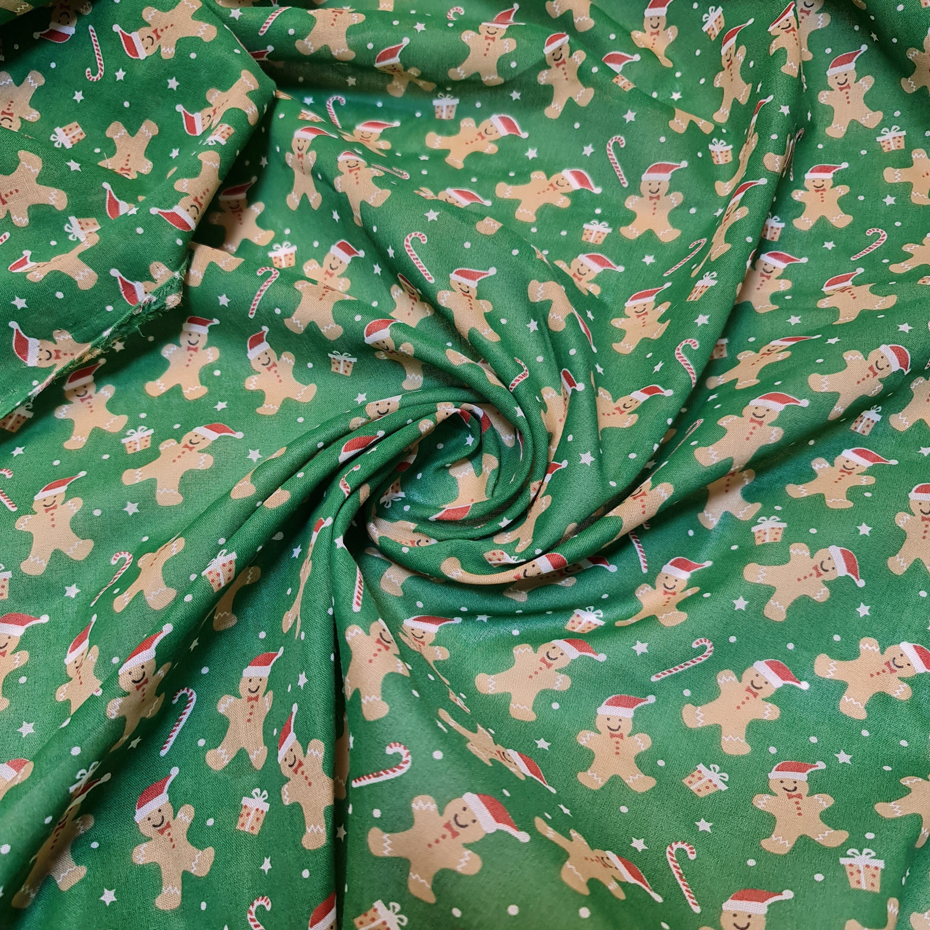 Christmas Festive Polycotton Print Fabric – 44