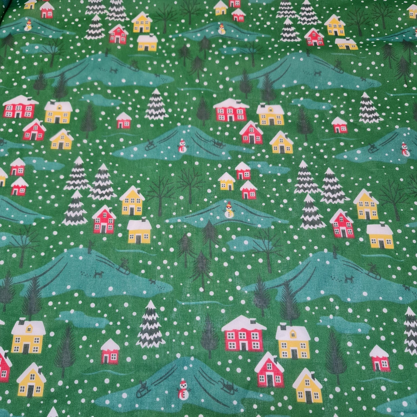 Christmas Festive Polycotton Print Fabric – 44" Wide Craft & Dressmaking Material by the Metre