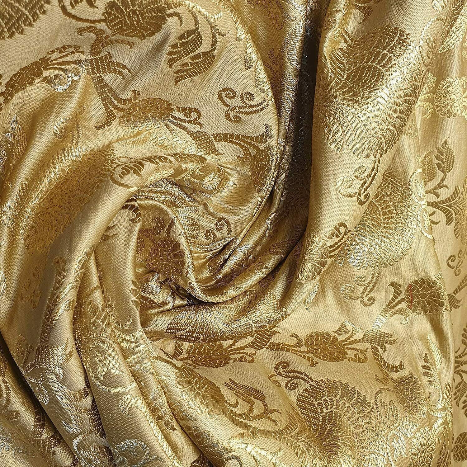 Regal Floral Pattern Indian Banarasi Brocade Fabric – 44