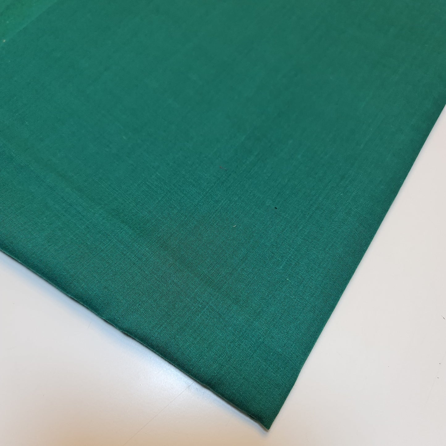 100% Cotton Voile / Rubia Cambric Mercerised Fabric – 90 cm Wide Plain Material for Dressmaking, Lining & Crafts