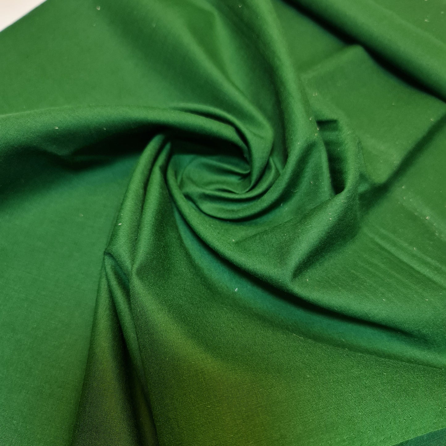 100% Cotton Voile / Rubia Cambric Mercerised Fabric – 90 cm Wide Plain Material for Dressmaking, Lining & Crafts