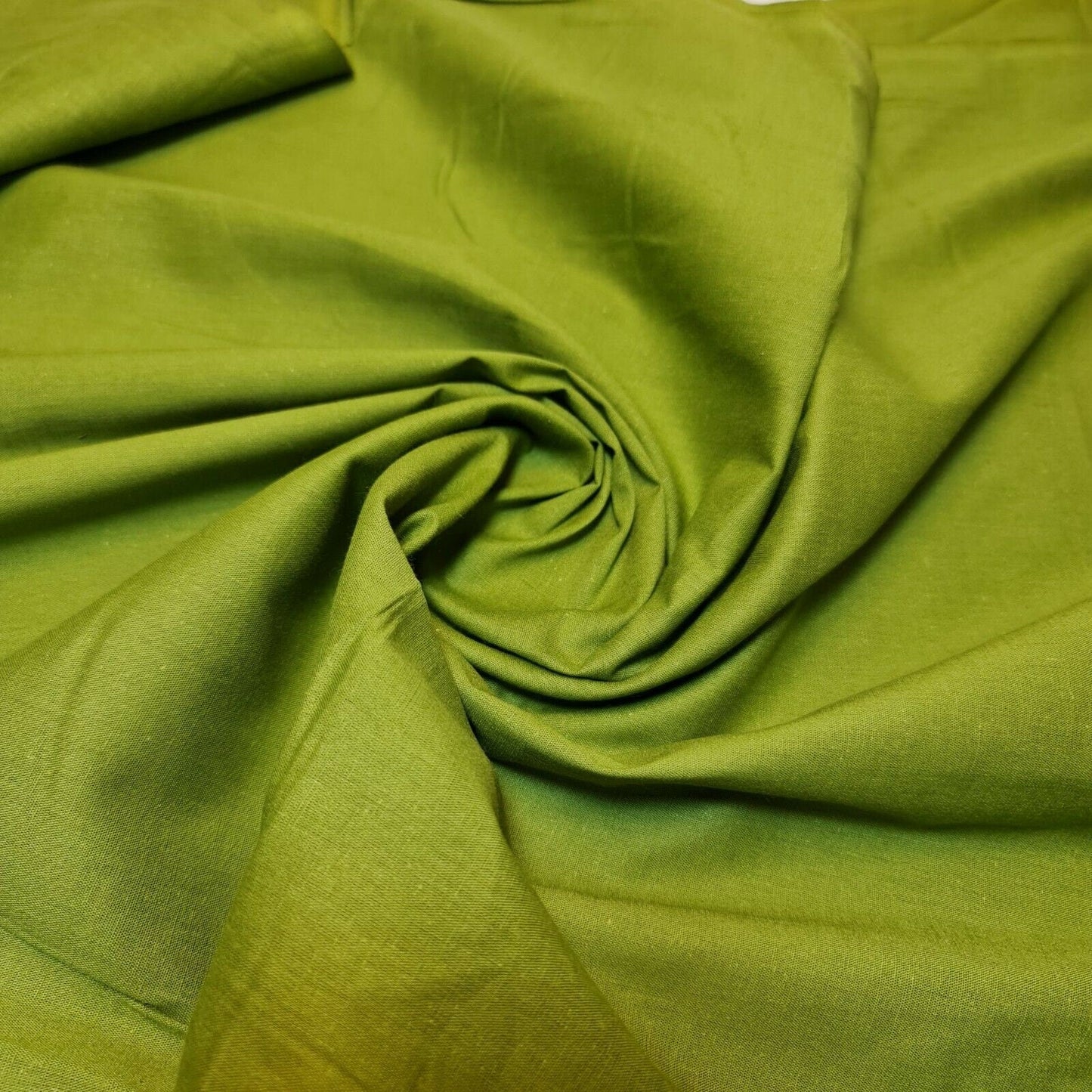 Plain 100% Cotton (Cambric) Fabric – 44" Wide Quilting, Dressmaking & Craft Material by the Metre