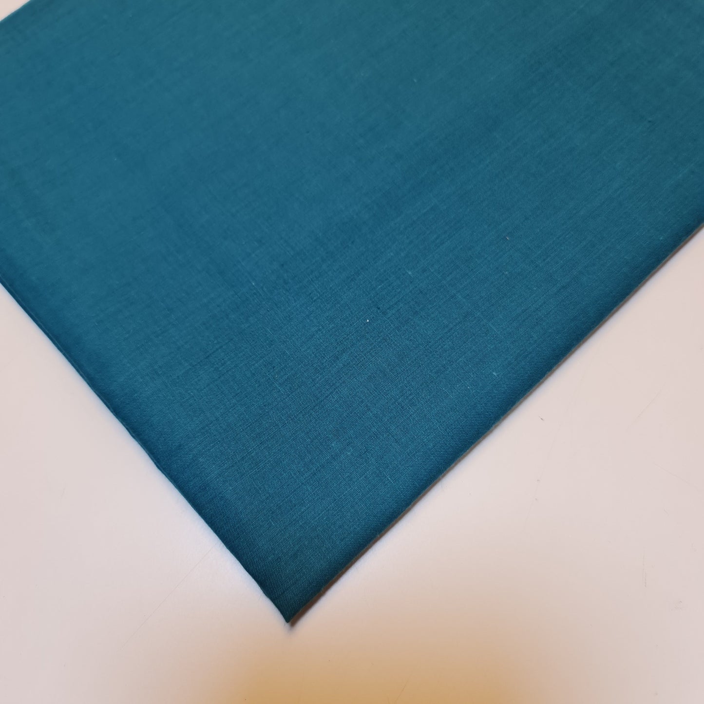100% Cotton Voile / Rubia Cambric Mercerised Fabric – 90 cm Wide Plain Material for Dressmaking, Lining & Crafts
