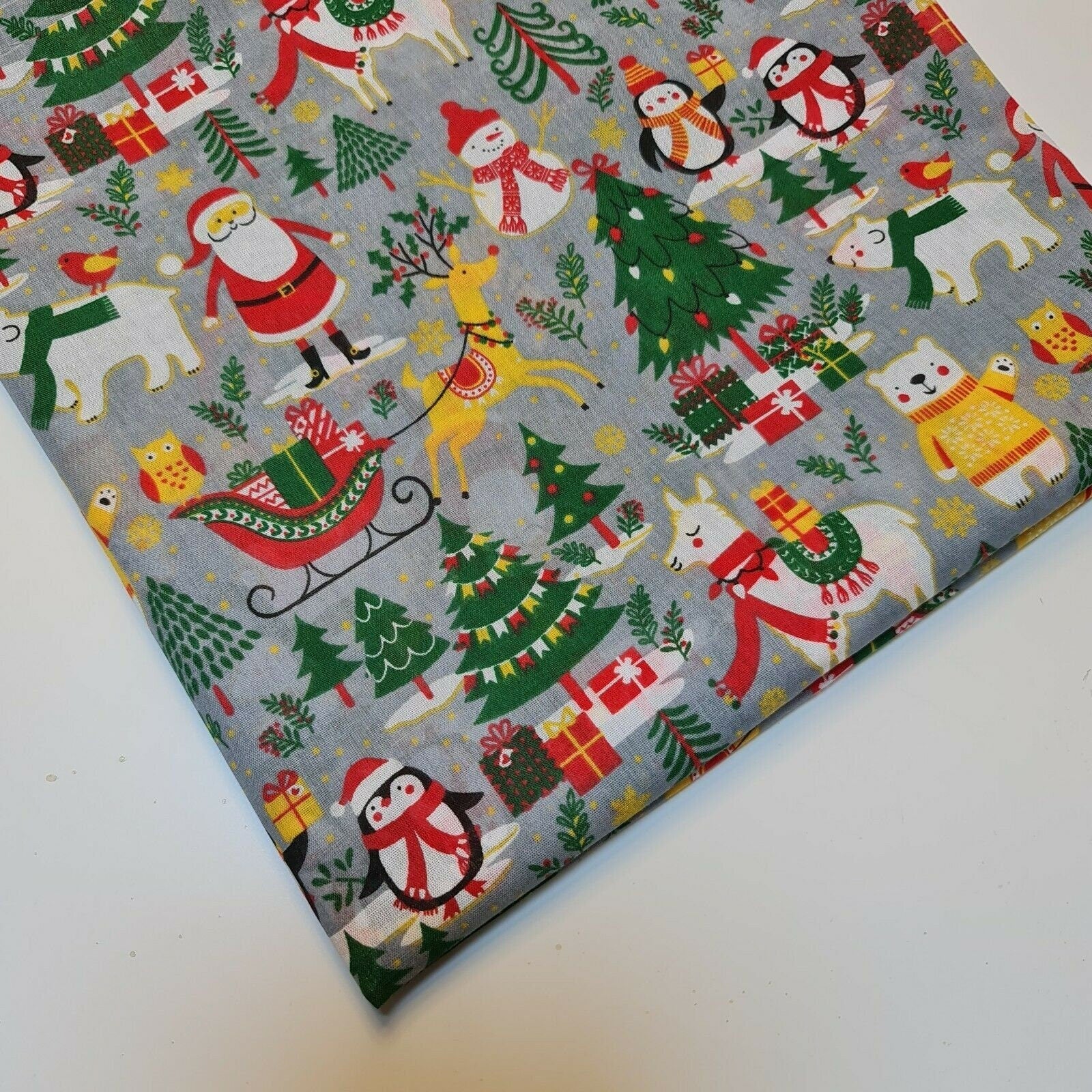 Christmas Festive Polycotton Print Fabric – 44