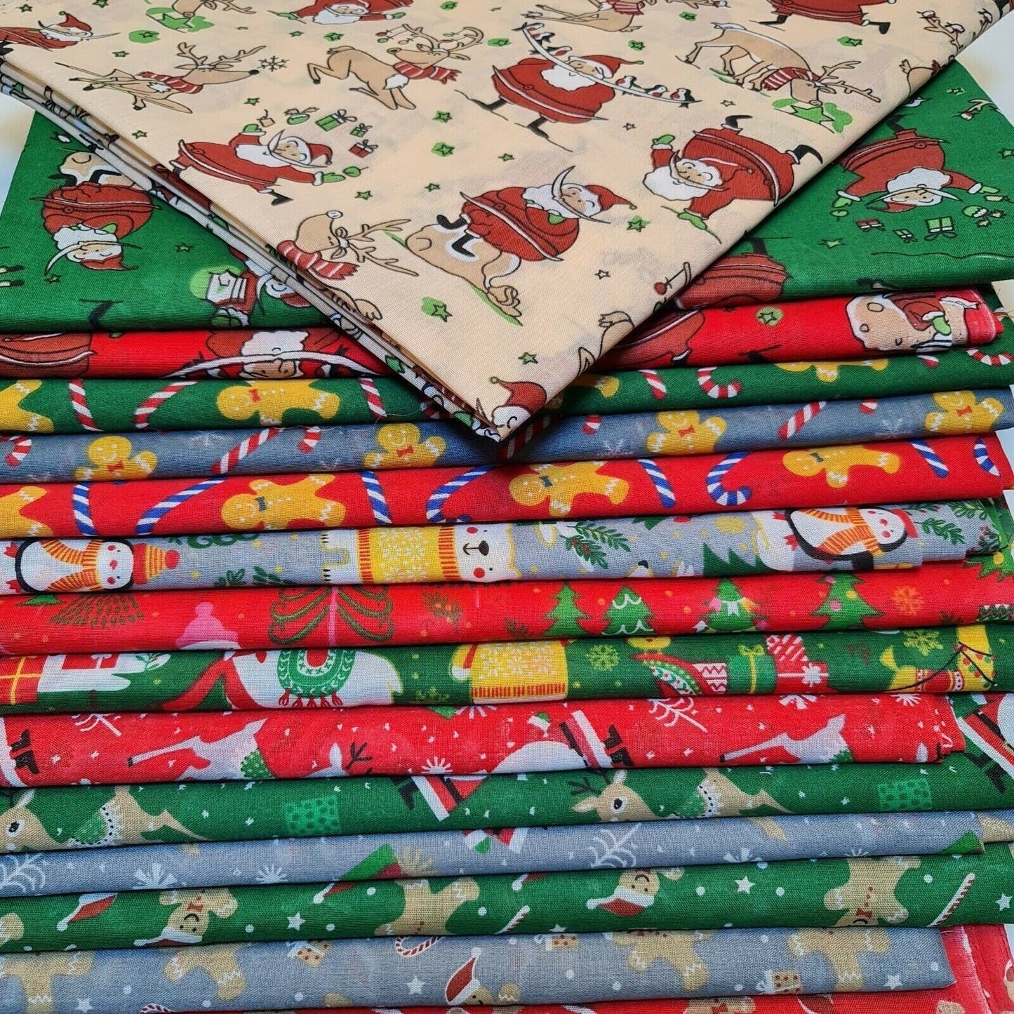 Christmas Festive Polycotton Print Fabric – 44" Wide Craft & Dressmaking Material by the Metre
