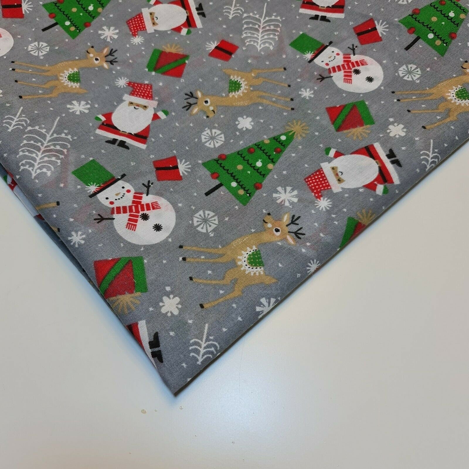 Christmas Festive Polycotton Print Fabric – 44