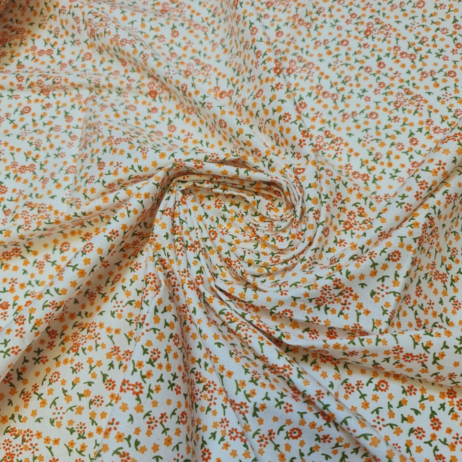 100% Cotton Baby Fabric Ivory Floral Vintage Ditsy Dress Craft Material Meter 44