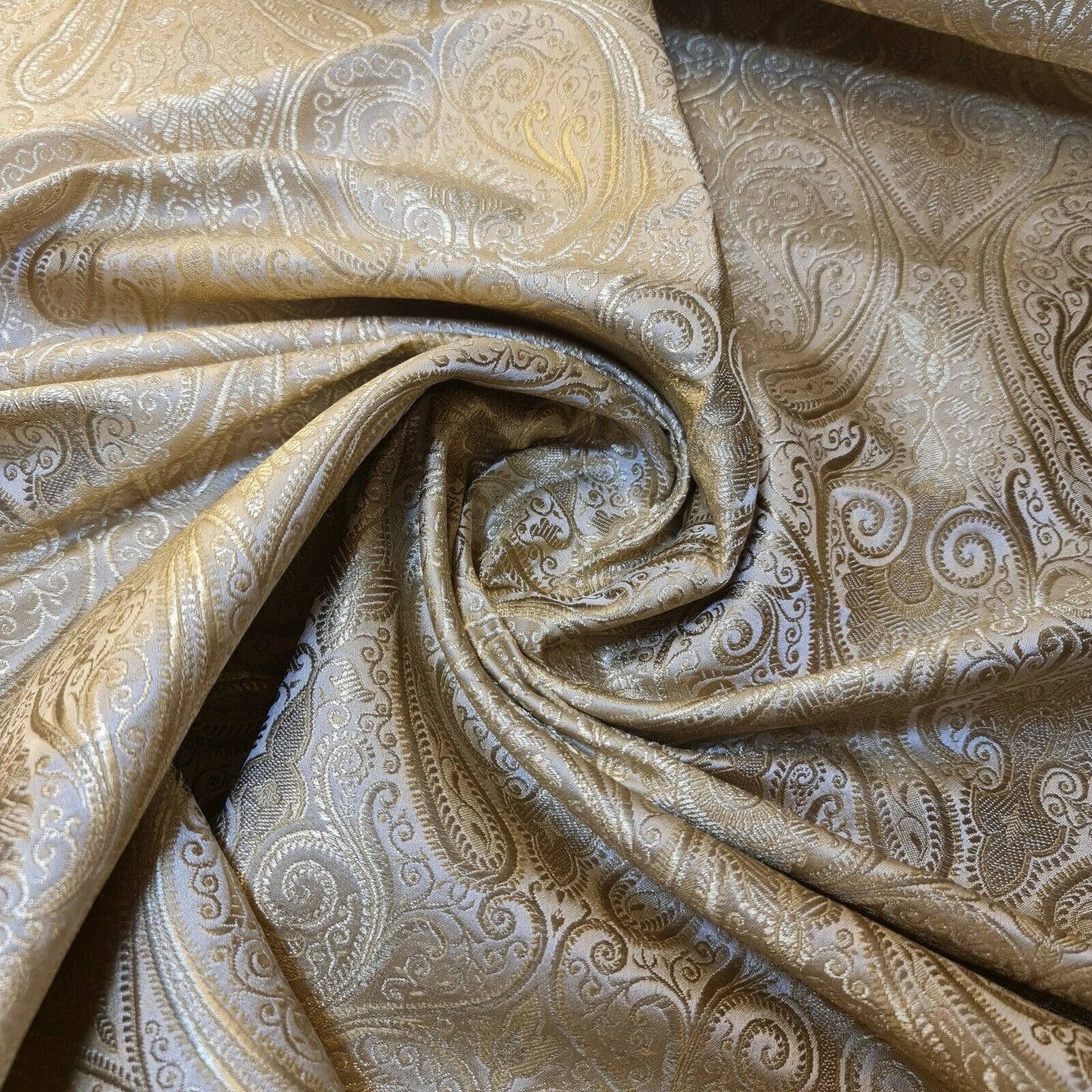 Ornamental Paisley Indian Banarasi Brocade Fabric – 44