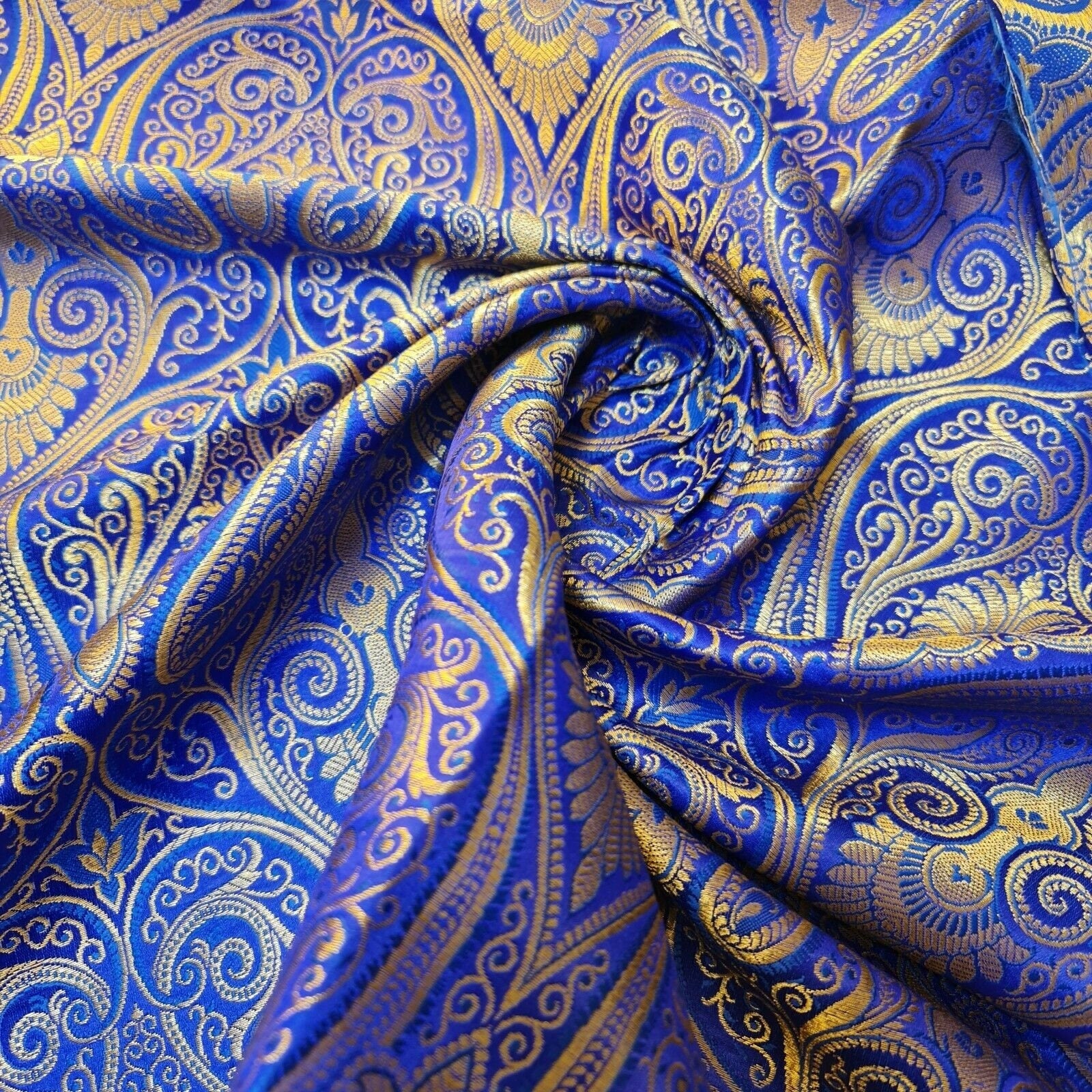 Ornamental Paisley Indian Banarasi Brocade Fabric – 44