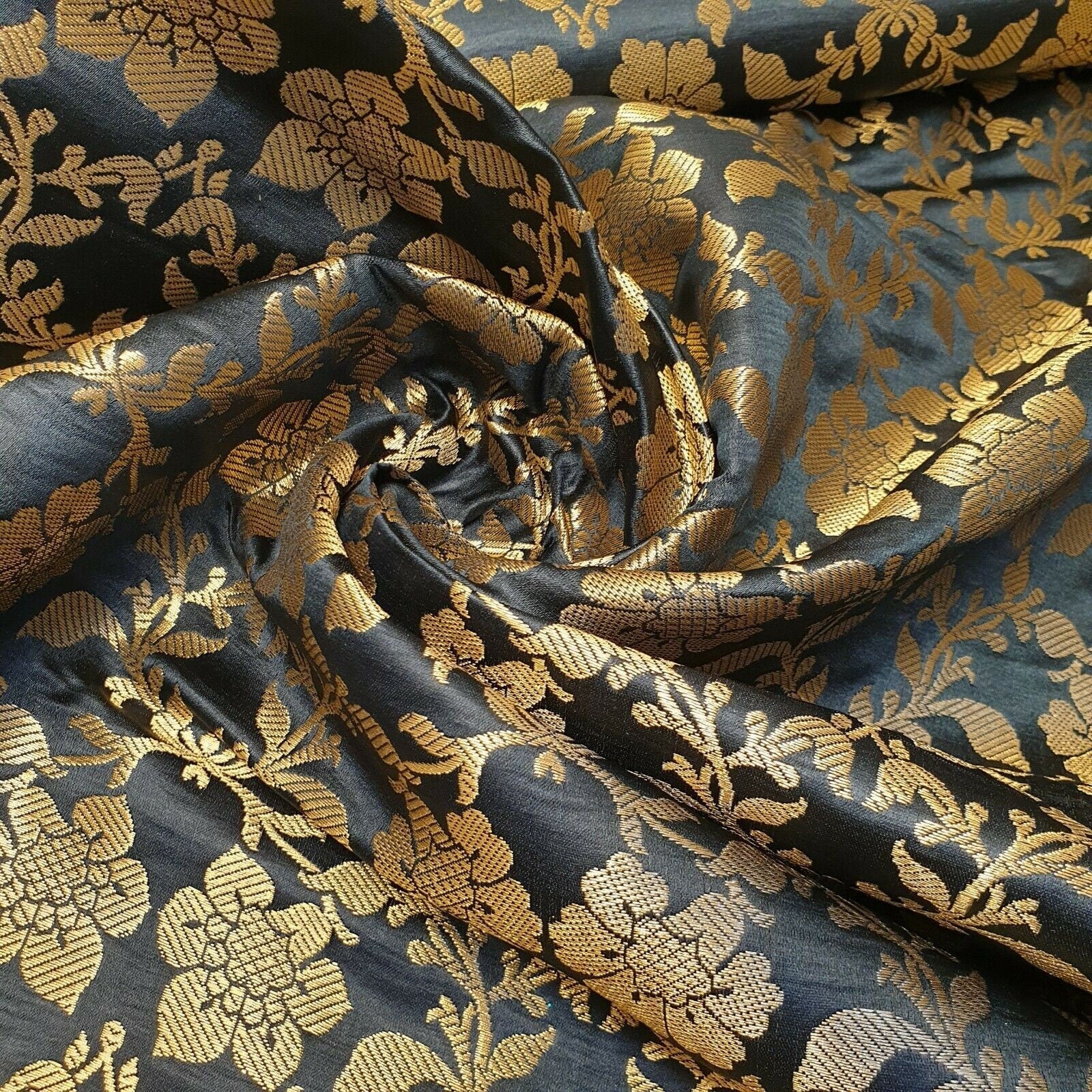 Indian Banarasi Brocade Fabric – Ornamental Floral Gold Metallic Print, 44