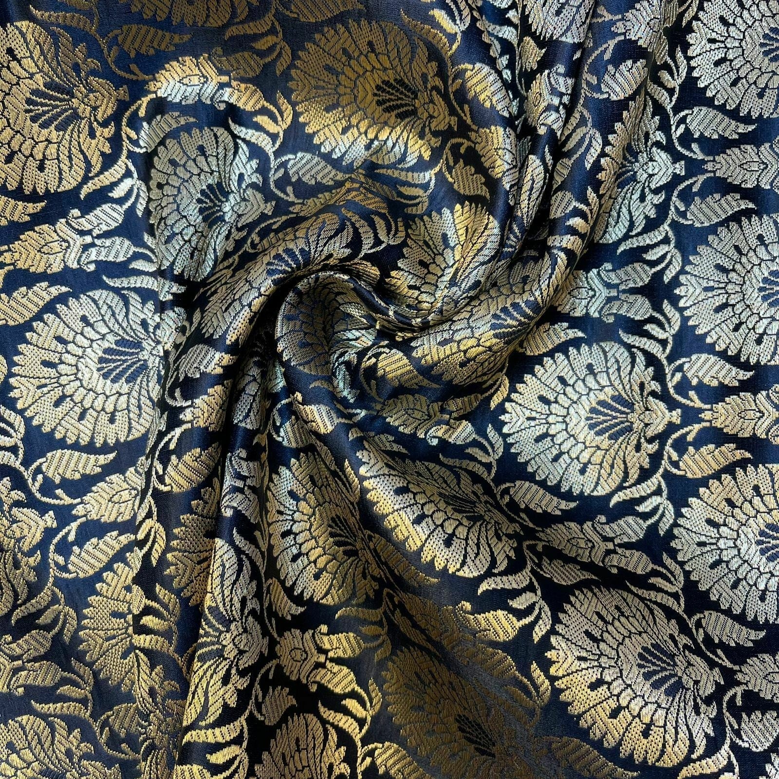 Indian Banarasi Brocade Fabric – Ornamental Floral & Peacock Gold Metallic Design, 44