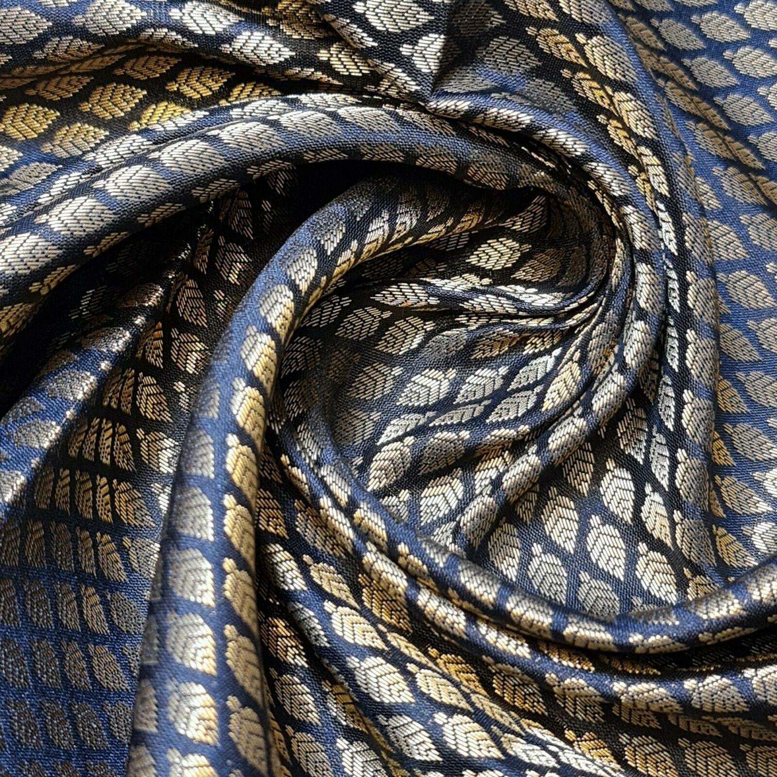 Ditsy Gold Leaf Print Brocade – 44