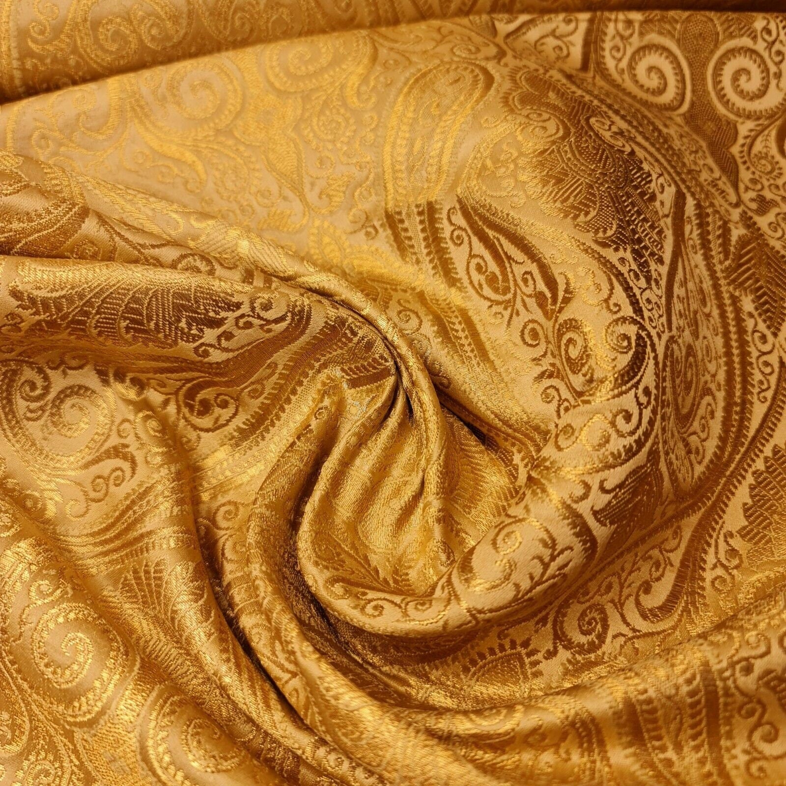 Ornamental Paisley Indian Banarasi Brocade Fabric – 44